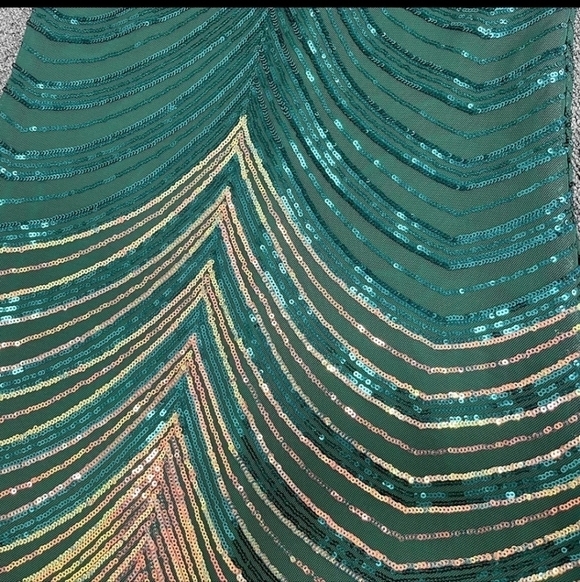 Green,  Chevron,  Sleeveless, Backless, V Neck, Sequined and Mesh Mermaid Gown - Picture 13 of 16